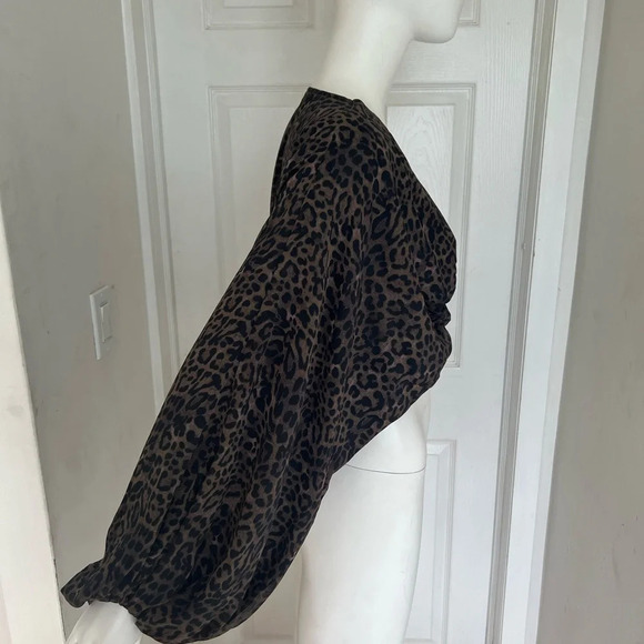 Kendall Lane Top Blouse Leopard Print Green Balloon Sleeve V-neck Sz S $285 Boho - Picture 4 of 9